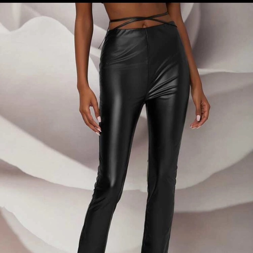 NEW CRISSCROSS LEATHER FAUX LEGGING PANTS